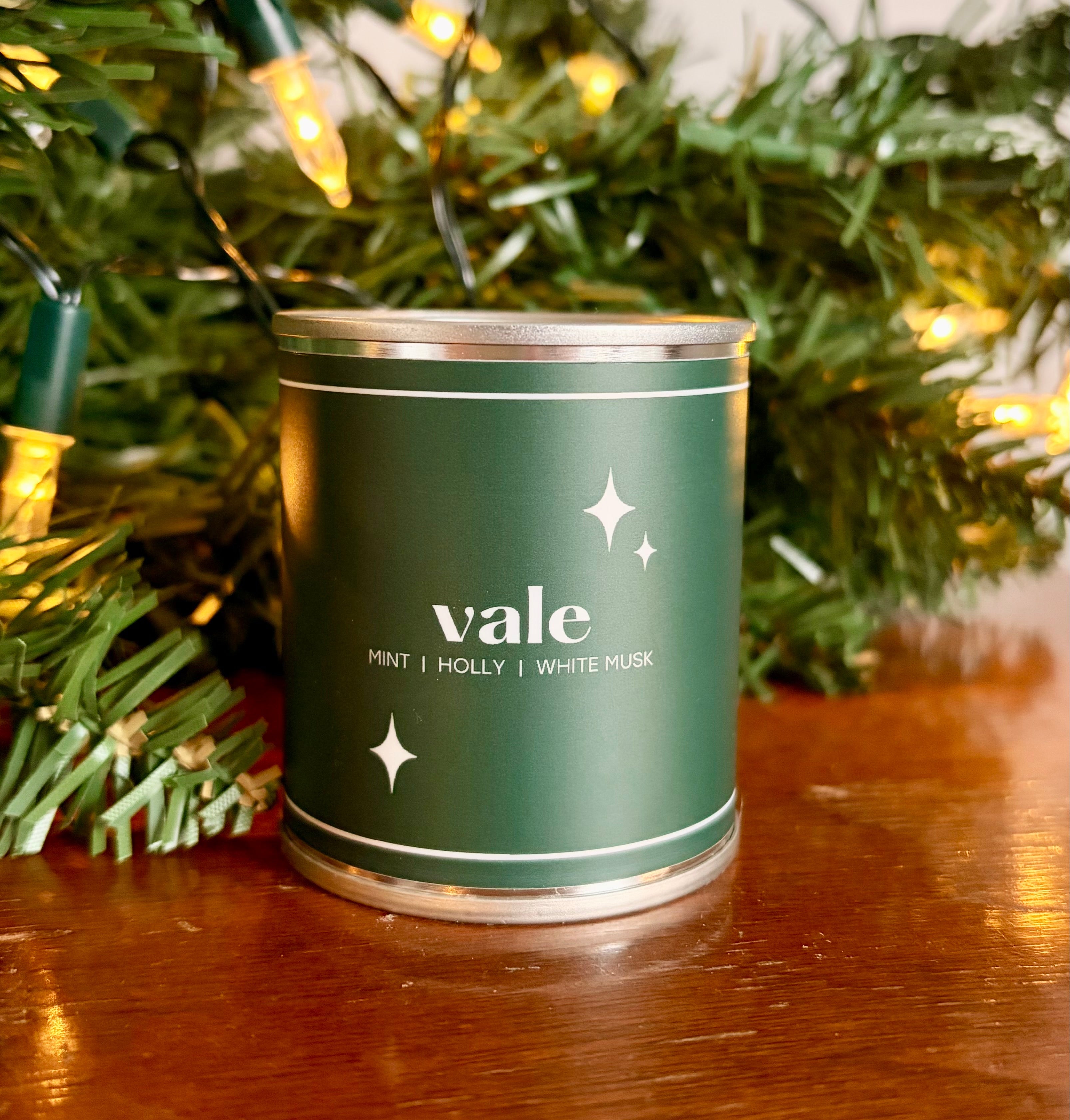 Vale Candle | Mint • Holly • White Musk