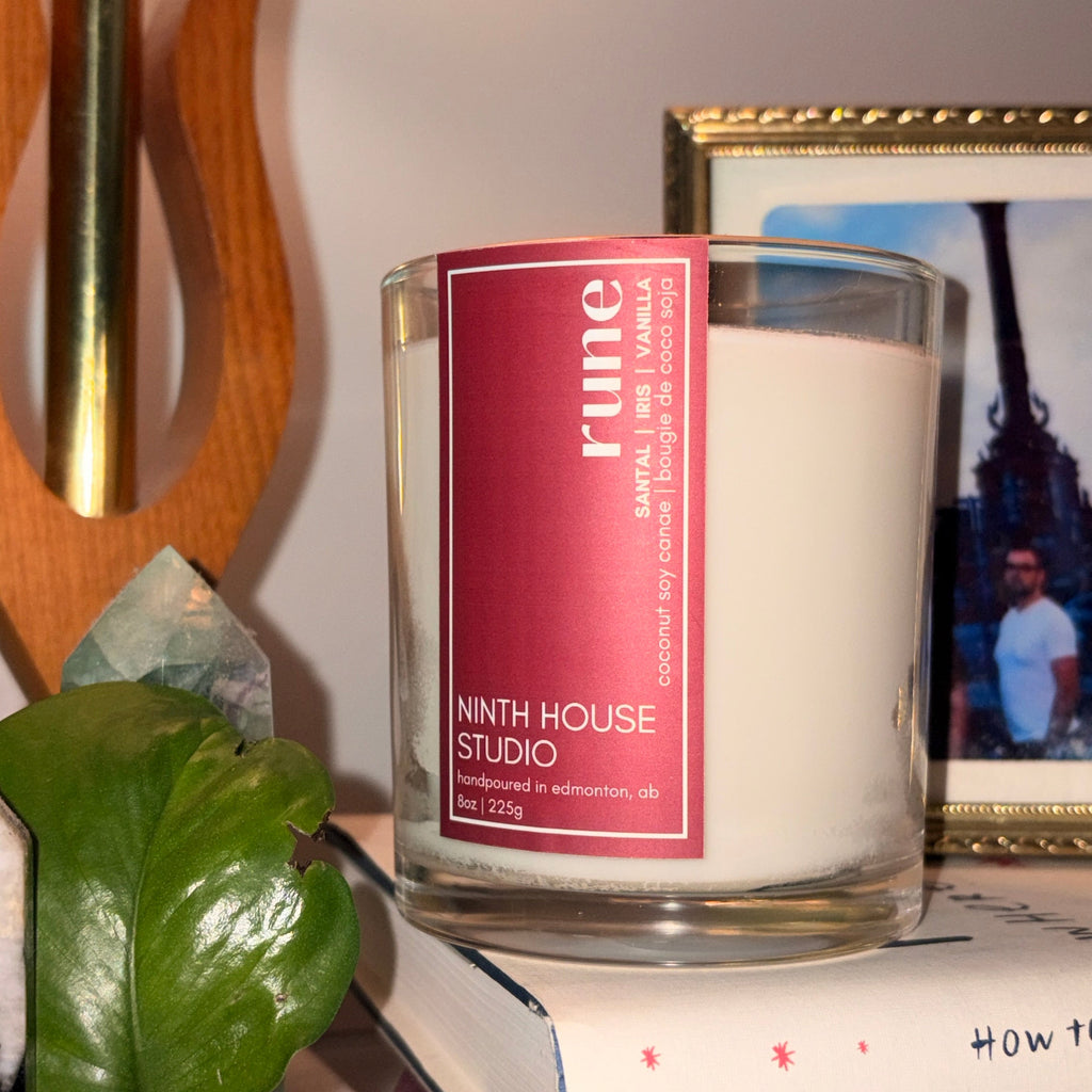 Rune Candle | Santal • Iris • Vanilla