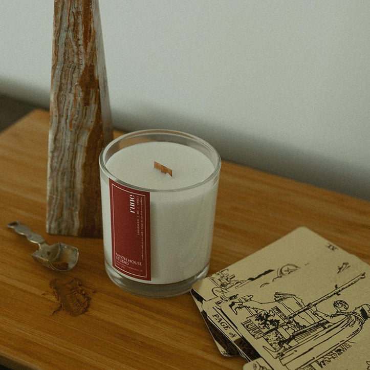 Rune Candle | Santal • Iris • Vanilla